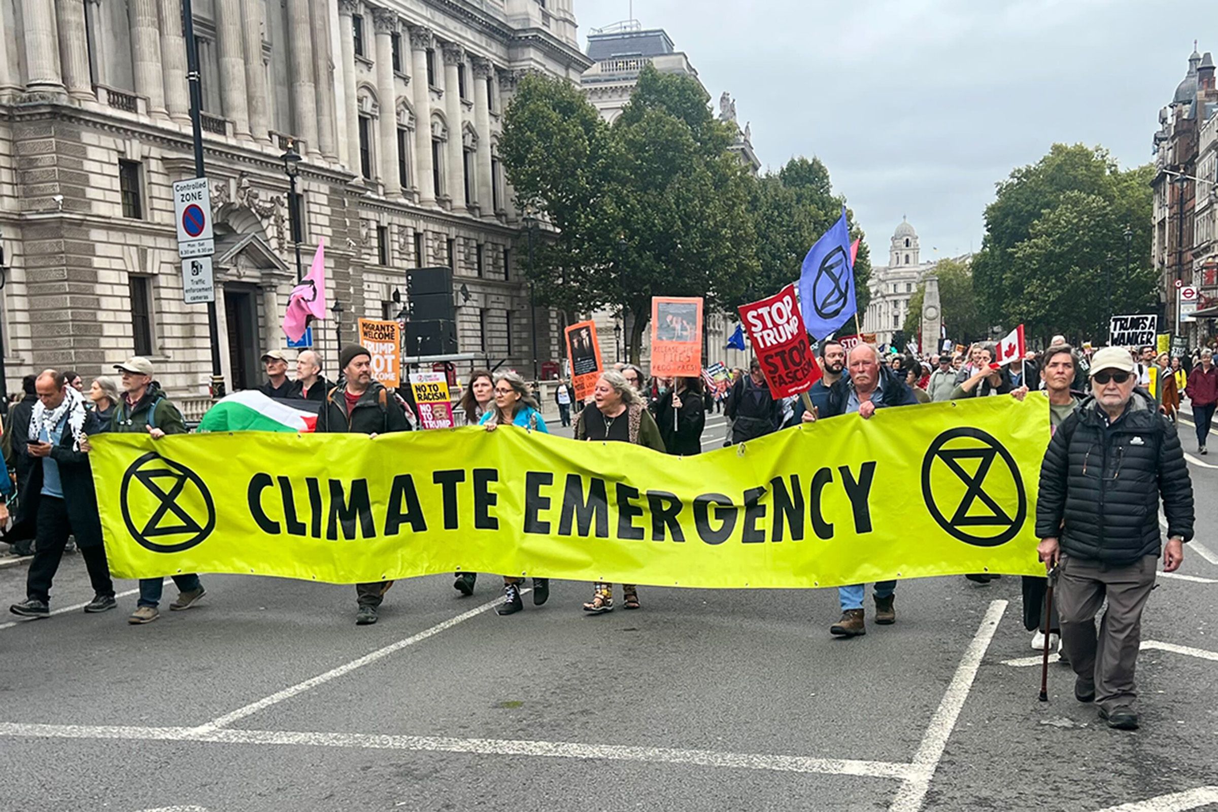 Anti-Trump-Demonstranten zielen auf einen „naiven“ US-UK AI Deal